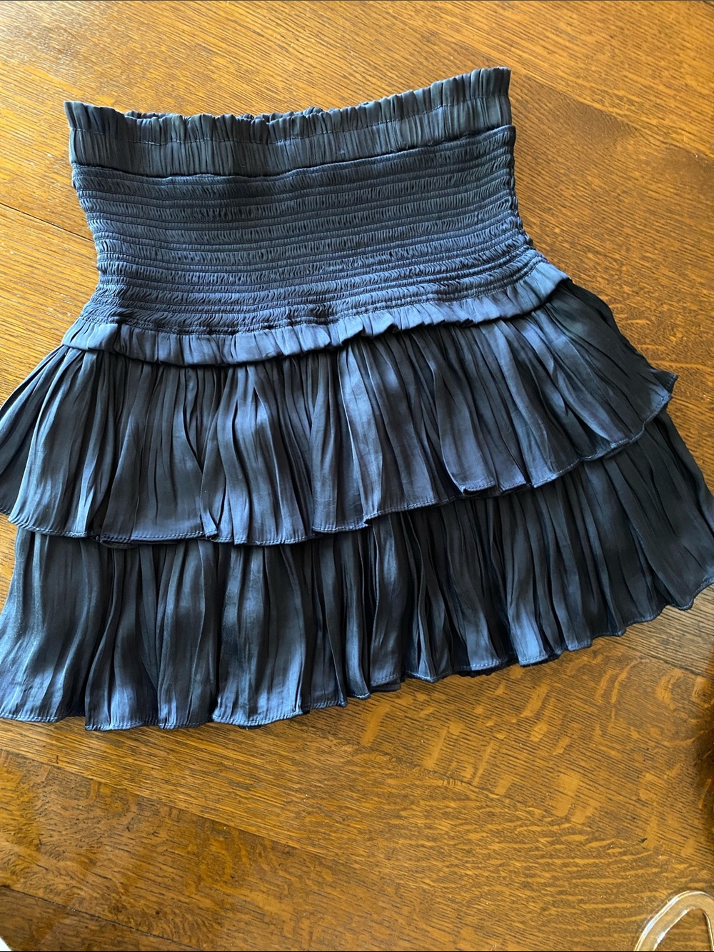 RESET Women’s Navy Smocked Tiered/Ruffle skirt size small Like NEW